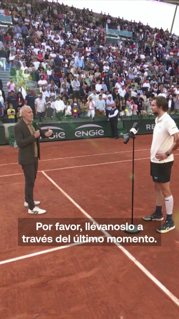 🥹 No nos podemos quedar sin destacar este 𝒎𝒐𝒎𝒆𝒏𝒕𝒂𝒛𝒐 entre Alexander Bublik y Alex Corretja... 🧡 "El mejor momento de mi vida" #RolandGarros