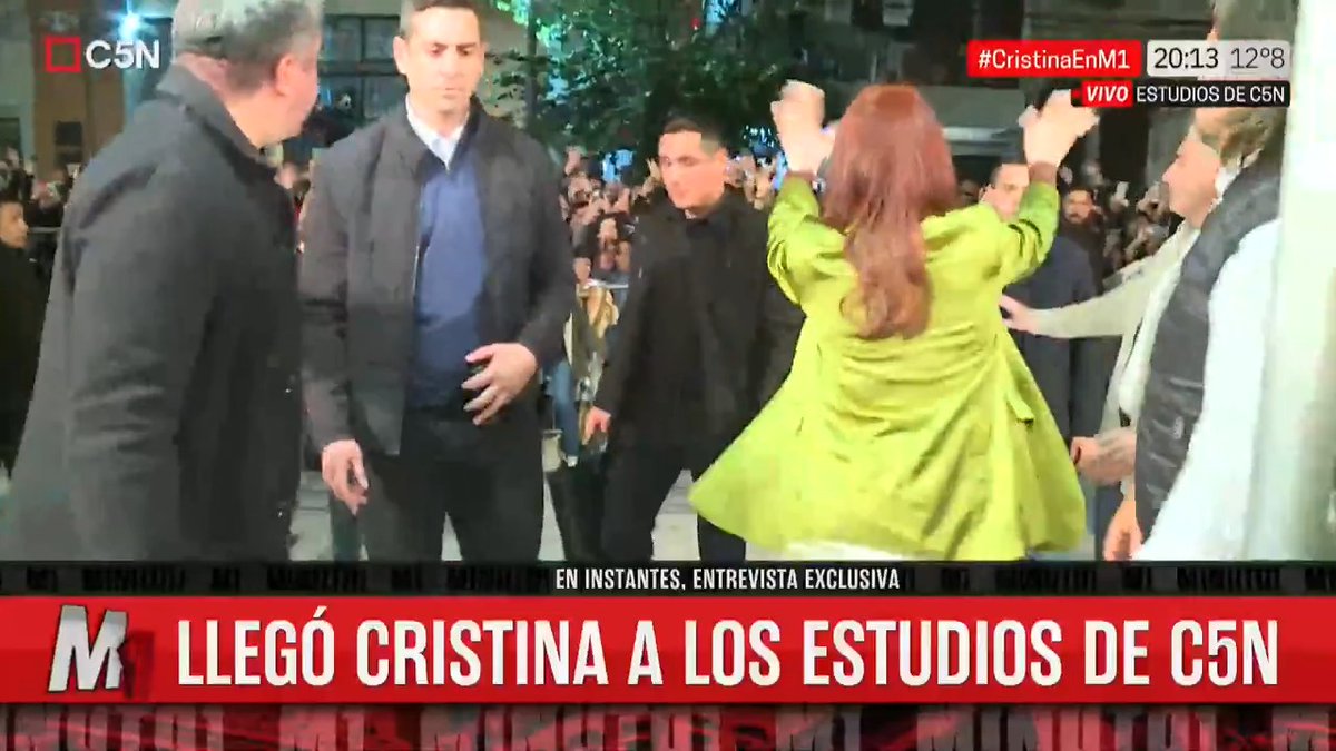 📌 Así llegaba Cristina Kirchner a los estudios de C5N #CristinaEnM1 📲 Seguí C5N EN VIVO por 👉