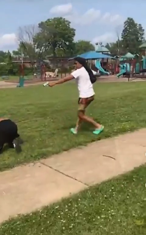 ain’t no way this dumb ass bihh shot her own folks🥵