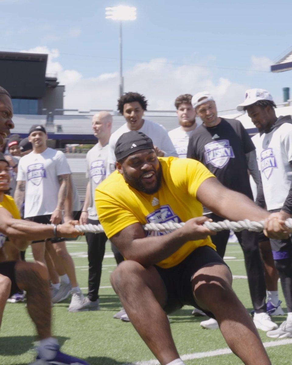 Dawgs do it all. 🏅 #HuskyOlympics