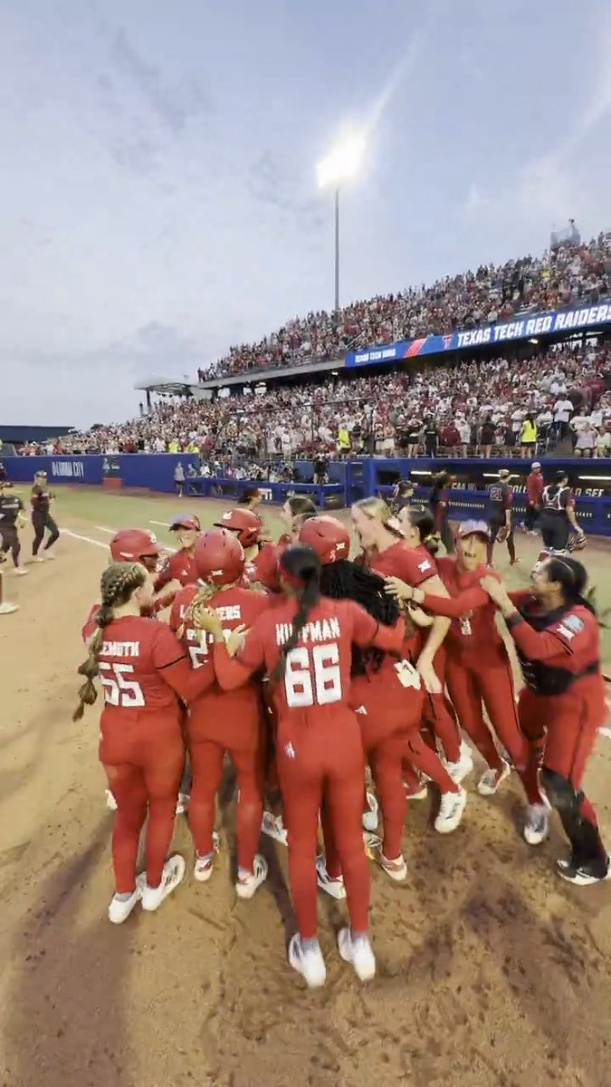 POV: You hit a walk-off to send your team to the Natty 🤩 #WCWS x Texas Tech Softball