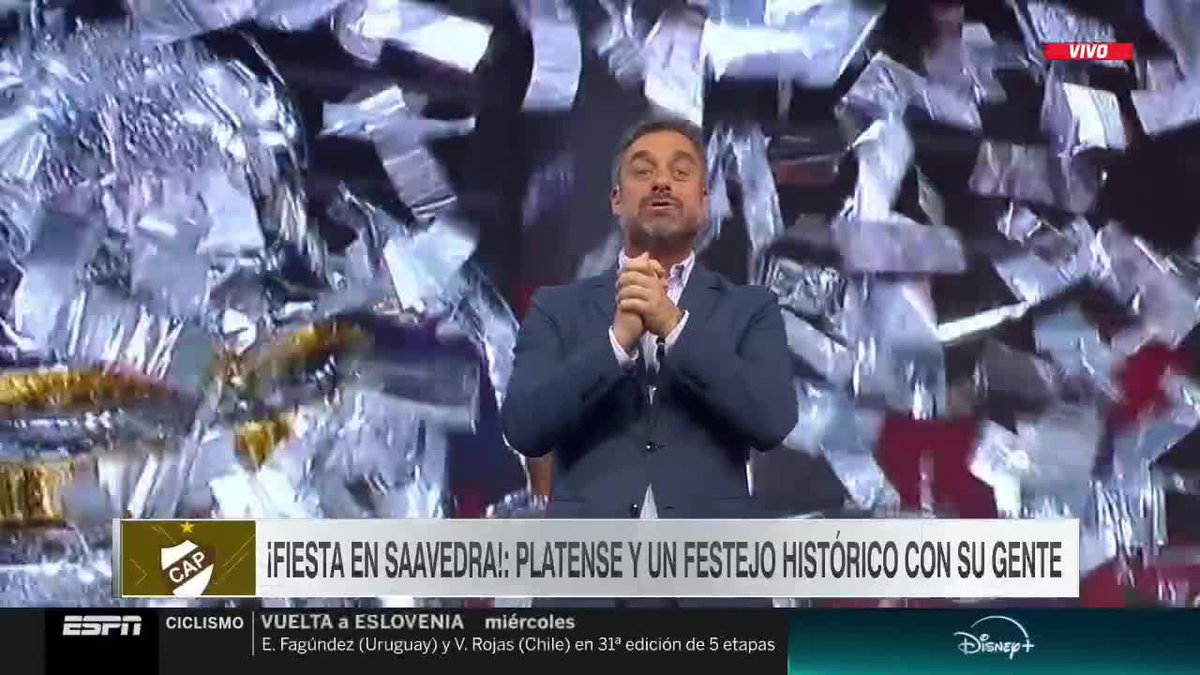¡Festeje, Maximo Palma! #SportsCenter arrancó con un "dale campeón" bien Calamar por la consagración de Club Atlético Platense en el #TorneoApertura. 📺 #DisneyPlus