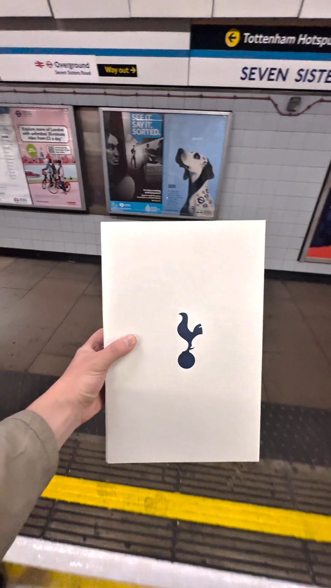 A special delivery for Micky 📦✨