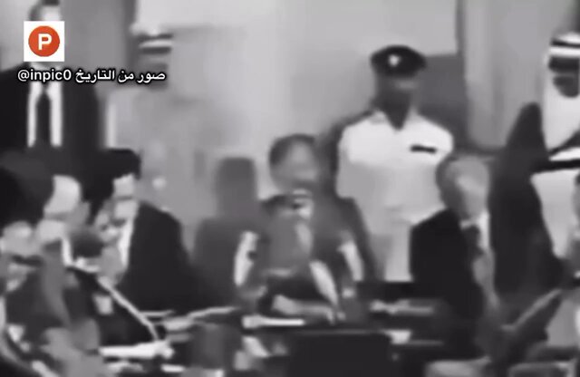 #فيديو من #مصر عام 1973 الرئيس انور السادات بعد موافقته على وقف إطلاق النار : “ أنا لست مستعدًا لمواجهة أمريكا عسكريًا… لن أتحمل مسؤولية تدمير شعبي مرة أخرى "