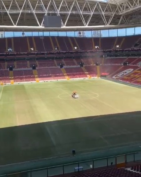 Rams Park'ta zemin bakım çalışmaları başladı.