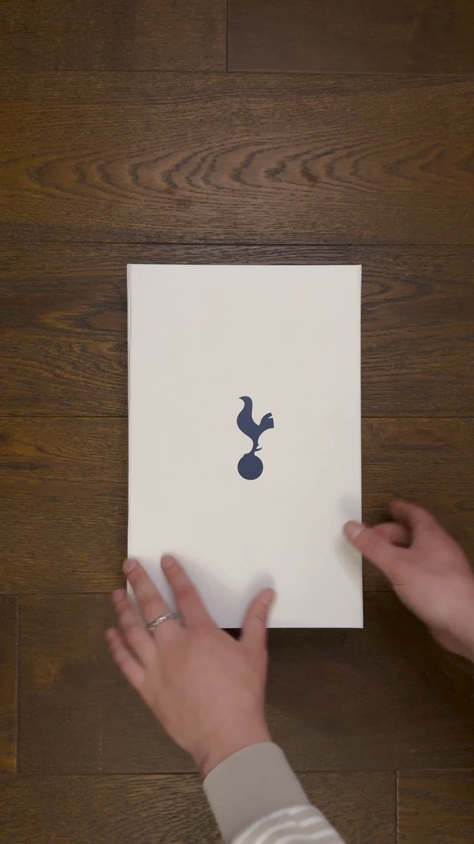 Unboxing our 2025/26 home shirt 😮‍💨