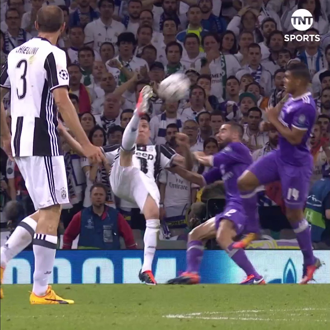On this day in 2017... 💫⚽️ Mario Mandžukić scored that stunning overhead kick against Real Madrid in the Champions League final! #UCL