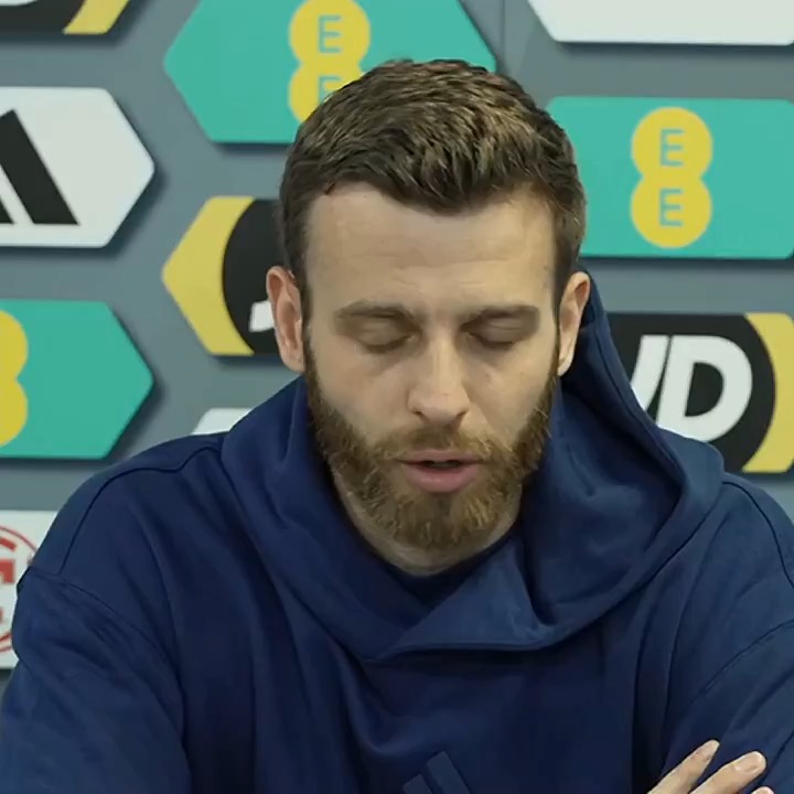 🔵 "I think it would be a really good thing for Rangers" Scotland goalkeeper Angus Gunn played with "intellectual" Russell Martin at Norwich and believes he would be a strong choice as Rangers manager 🔽