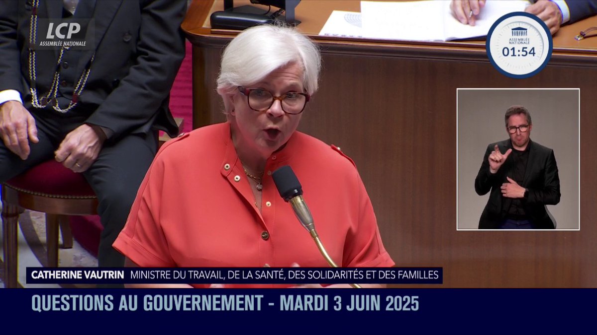 "Il faut que là où il y a des enfants, il n'y ait pas de tabac", déclare Catherine Vautrin, qui espère la survenance d'une "génération sans tabac". #DirectAN #QAG
