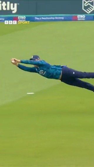 Is that Jonty Rhodes or Jacob Bethell? The new England star is a livewire in the field 👏 #ENGvWI #BBCCricket