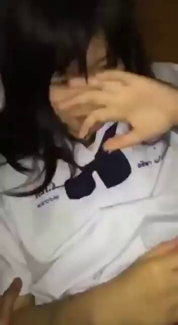 สาวรุ่นน้องแอบพ่อแม่มาหาถึงที่ห้อง แบบนี้ใครจะอดใจไหวตอกคาชุดไปเลย > > > > < < < < ลงคลิปทุกวัน ฝากกดฟอลด้วยนะ 🫰