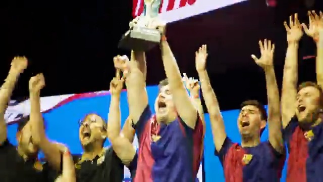 Así vivimos la final de la #SuperligaDominos El público de Torrevieja, la emoción en cada jugada y el Barça eSports 🎮 levantando la copa 🏆