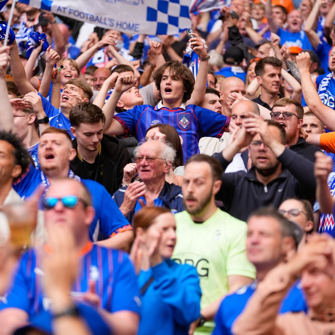 Finish the sentence: 🤯 When we scored our third at Wembley, I ____________. #oafc