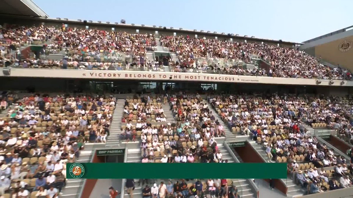 And set 3 is for Musetti 🇮🇹 #RolandGarros