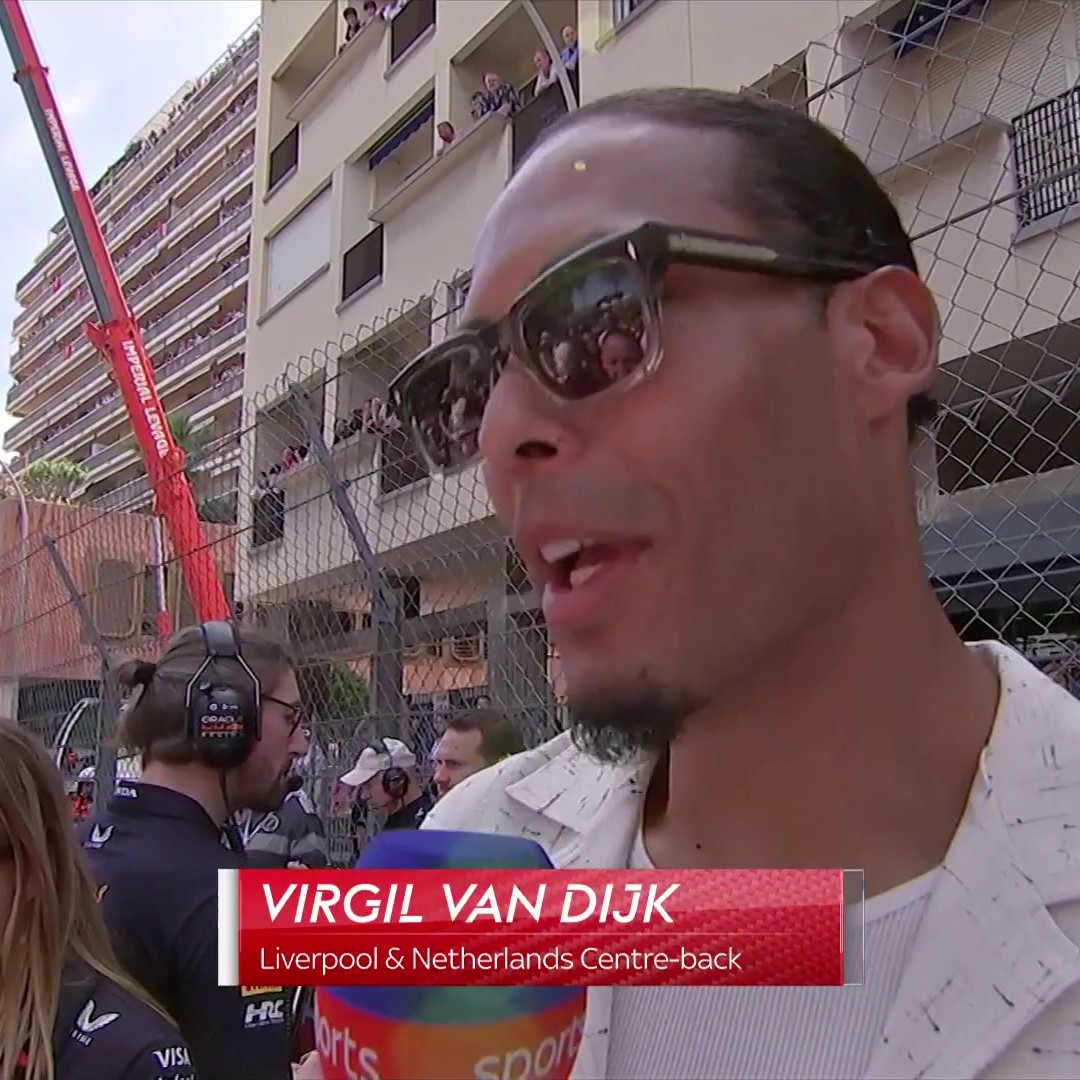 Van Dijk showing Bukayo Saka it’s easy to be polite on the F1 grid 😎