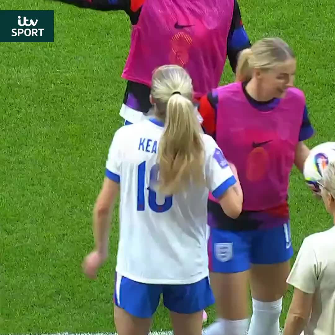 Missy Bo Kearns is on to make her England debut 👏🏴󠁧󠁢󠁥󠁮󠁧󠁿 What an occasion for it 😅 Lionesses | Aston Villa Women