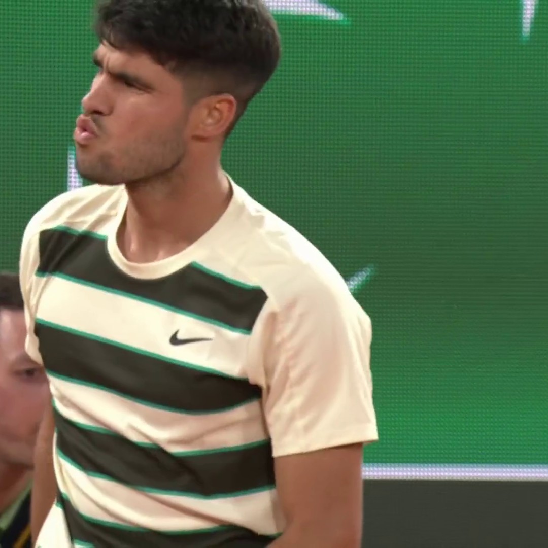 Carlos Alcaraz's reaction to this Tommy Paul winner says it all 😮‍💨 #RolandGarros