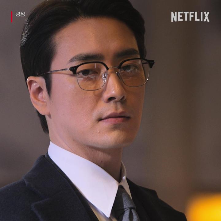 “너, 네가 문제야.” 망나니 구준모를 향한 남기석의 일침. <광장>, 6월 6일 공개. 오직 넷플릭스에서.