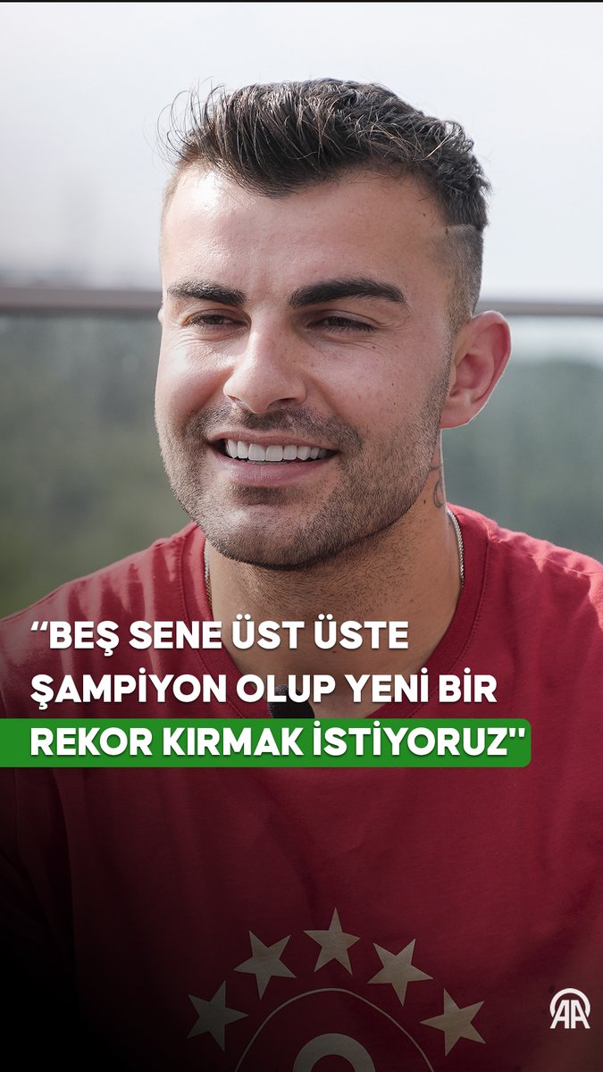 Abdülkerim Bardakcı: “Yeni hedefimiz; 5 sene üst üste şampiyon olup yeni bir rekor kırmak istiyoruz. Her yerde, 'İyi ki Galatasaray olmuş’ diyorum. Bu 3 sezon benim için çok hızlı geçti. 3 yıldır şampiyon oluyoruz ve başarılıyız. Çok keyif alıyorum.”
