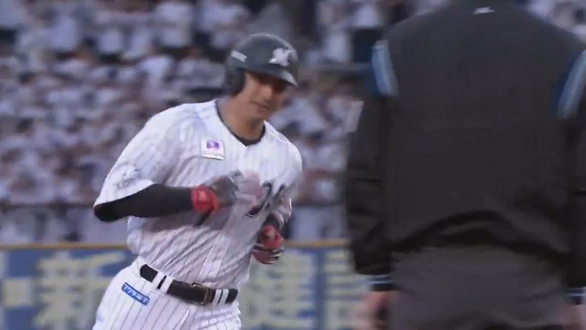 打球はライトスタンドへ一直線‼🌈 千葉ロッテ #藤岡裕大 選手の今シーズン第3号2ランホームラン‼🔥 #chibalotte #日本生命セ・パ交流戦2025 #交流戦 #セ・パ交流戦 👇ライブ配信はこちら