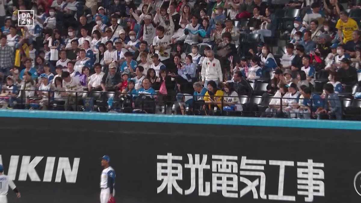 なんという... 北の大地でも驚愕の一撃 佐藤輝明がパワーを見せつける #オレをみろ 「DAZN BASEBALL」 月々2,300円 (年間プラン・月々払い) 年間契約の初月無料 登録はこちら⏬ ⚾プロ野球 (2025/6/4) 🆚日本ハム×阪神 📱live on DAZN #阪神タイガース