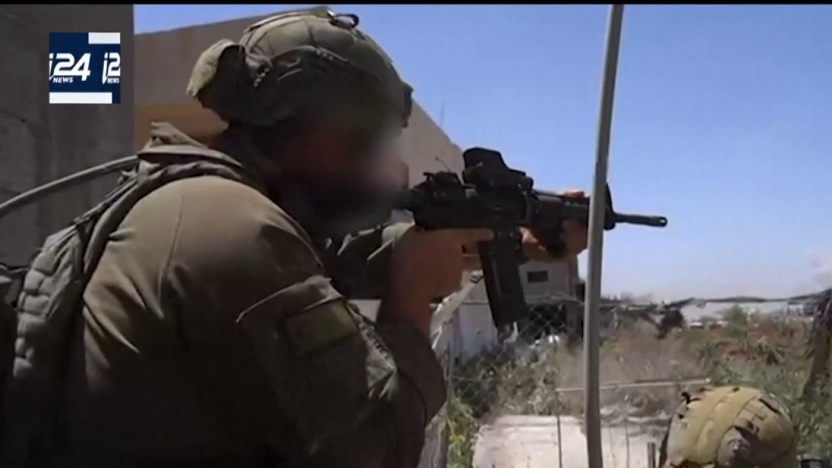 Dual Israeli-Canadian citizens who served in the IDF are now under investigation by the Mounted Police for alleged war crimes Casey Babb tells @nicole_zedeck authorities are 'treating them like they're foreign fighters going to fight in Syria or Iraq with ISIS'