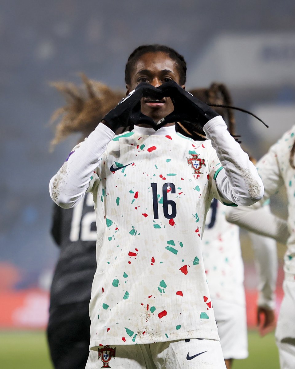 Dois golos para 𝗻𝘂𝗻𝗰𝗮 𝗲𝘀𝗾𝘂𝗲𝗰𝗲𝗿 🔙⛵ Parabéns, Diana Silva! 🎂 #FazHistória | UEFA Women's EURO 2025