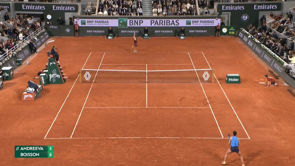 Boisson feeling her forehand 💥 #RolandGarros