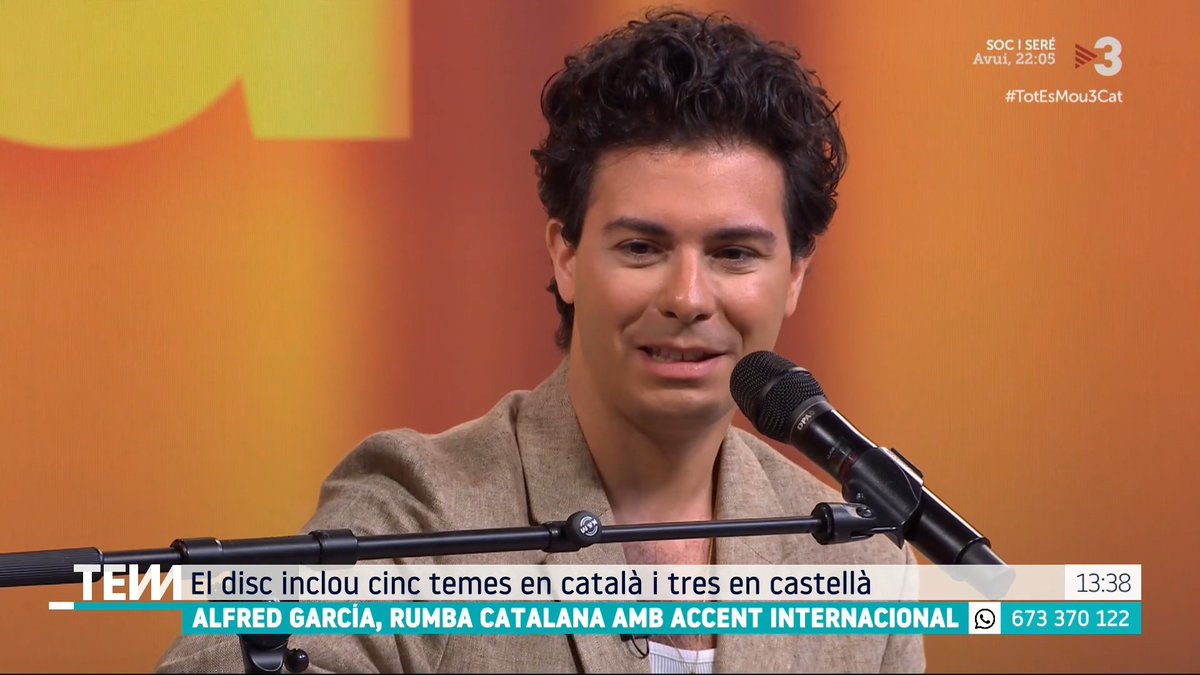 🔴 alfredgarcia: "El disc pren el nom d'una conversa. En el moment que jo dic 't'estimo' a una persona castellanoparlant i em pregunta 'qué es t'estimo?' i li dic 't'estimo es te quiero'" #TotEsMou3Cat ▶