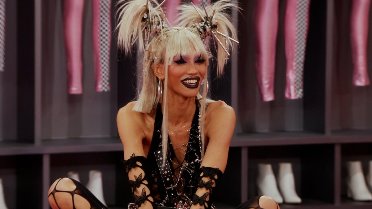 The stunts and shenanigans continue... ๐คญ #AllStars10 Snatch up a first lewk at the final episode of Bracket 2 on the #DragRace YouTube channel now ๐