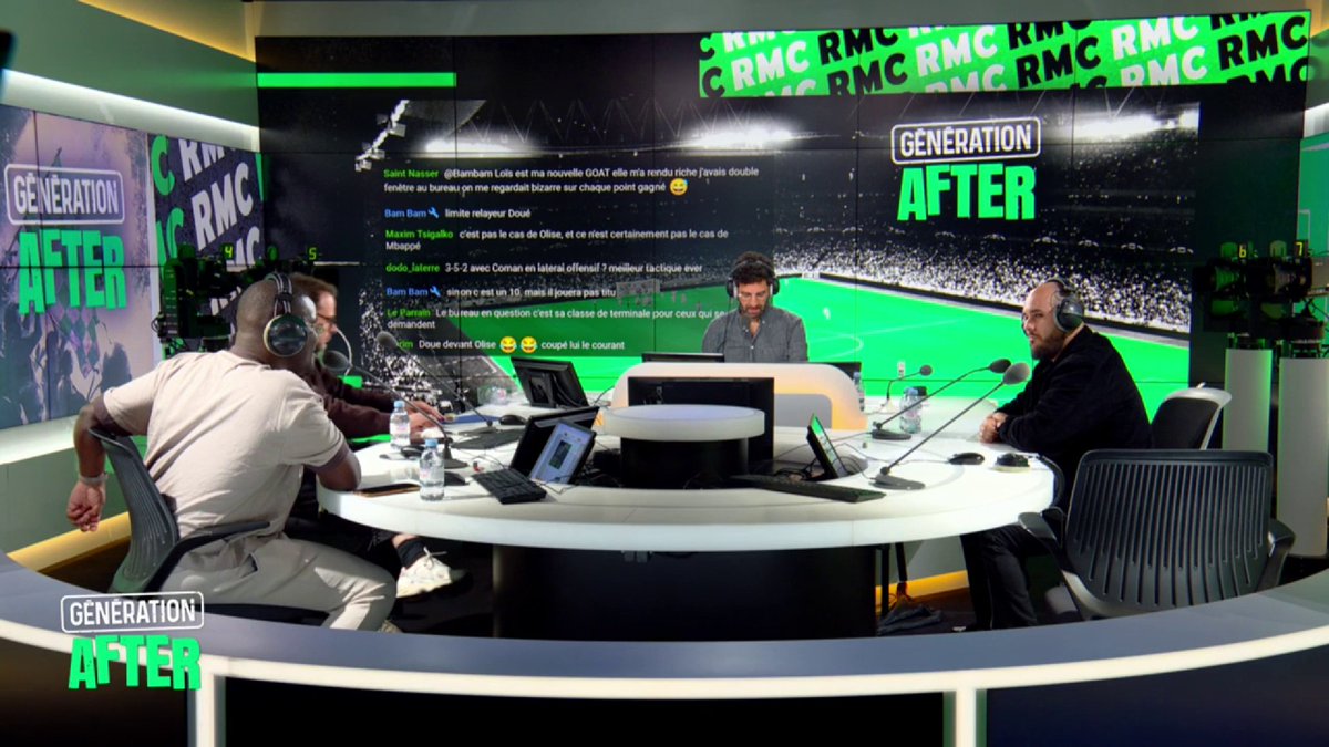 François, auditeur de l'After : "Voici mes 3 attaquants pour la compo de demain : "Dembélé, Mbappé, Doué" 🤔 Walid : "Mais tu mets qui derrière au milieu ?" 😅 François : "Ah, c'est là que ça devient compliqué."