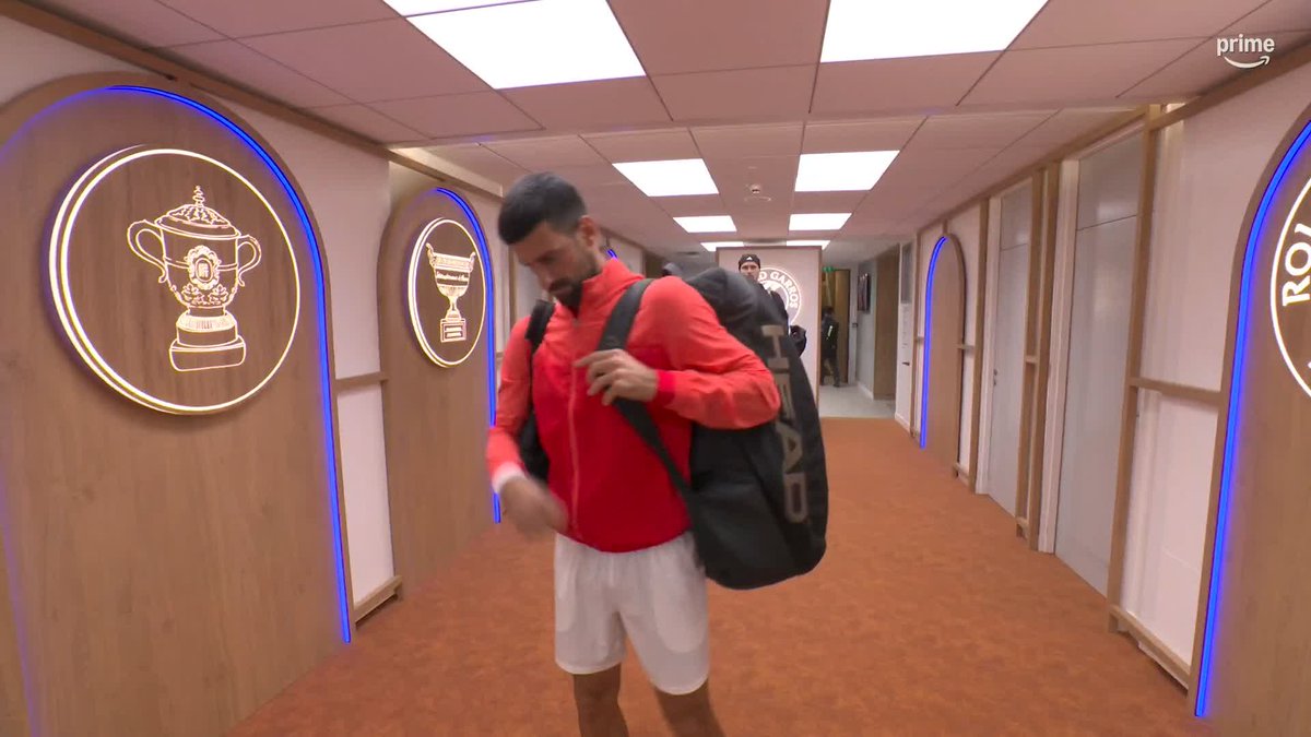 🇷🇸 DJOKOVIC ⚡️ ZVEREV 🇩🇪 C’EST PARTI POUR LE CHOC DE LA NIGHT SESSION À #ROLANDGARROS Vos pronostics pour le score ? ✍️