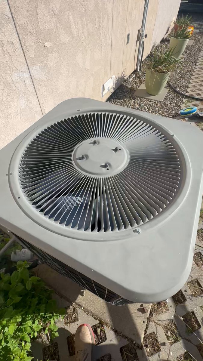 Question for my HVaC guys, why’s this thing buzzing like this?