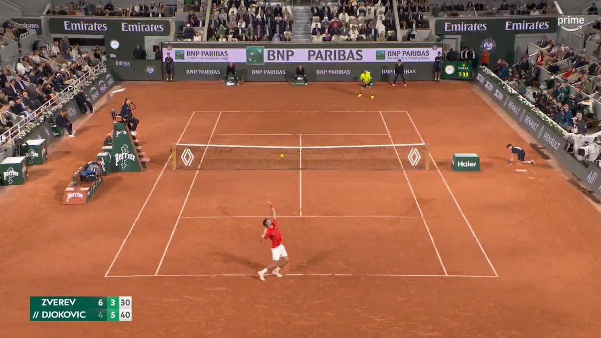 CETTE BALLE DE SET 🥵 La balle de deuxième manche de Novak Djokovic qui écœure Alexander Zverev avec ses amorties. 😮💨🇷🇸 #RolandGarros