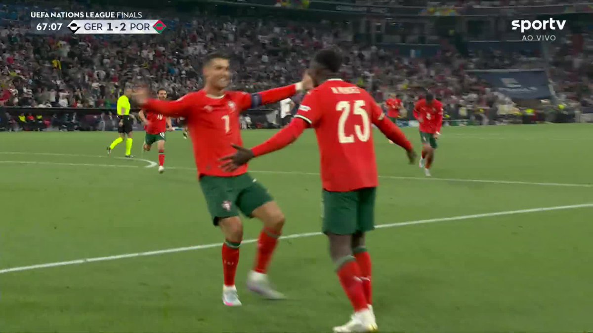 O gajo tem 40 anos e ainda decide! Cristiano Ronaldo vira o jogo para Portugal, diante da Alemanha.