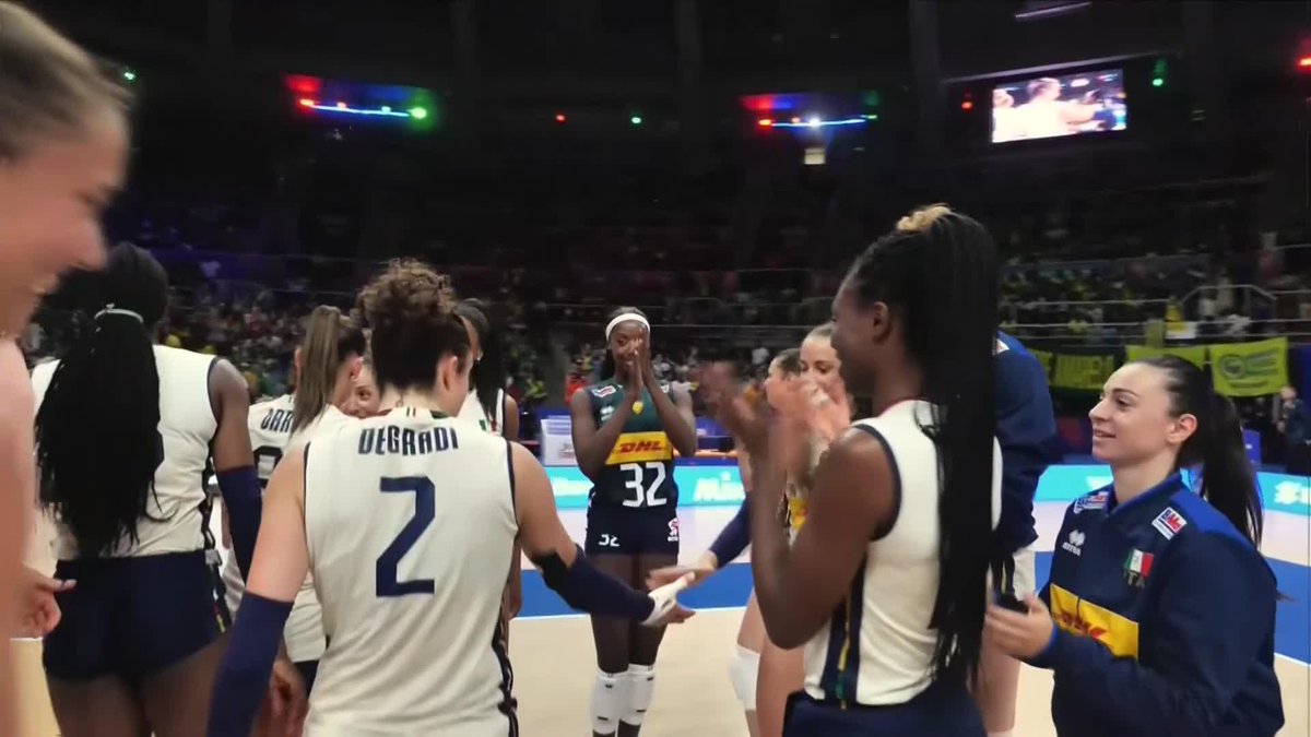#VNL2025: 🎉 THE REIGNING CHAMPIONS ROLLED IN THEIR DEBUT! Italy 🇮🇹 3–0 🇺🇸 USA Paola Egonu and Myriam Sylla led the way with 17 and 14 points, respectively! 🔥 📺 Catch the action on VBTV App. 🏐 #BePartOfTheGame #Volleyball #Pallavolo