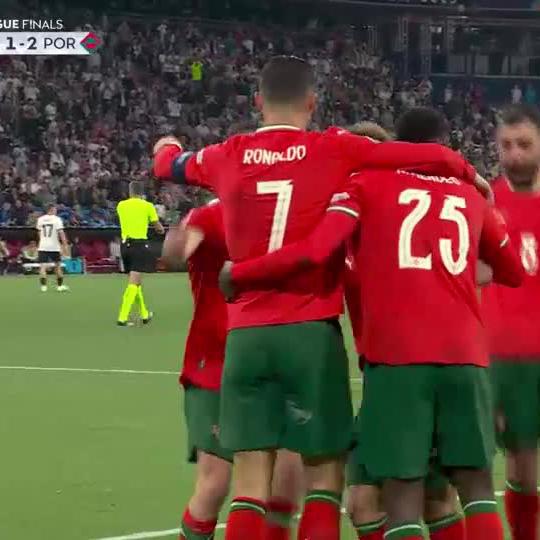 "Cristiano Ronaldo keeps scoring the goals" 😤🇵🇹 📺 Stream #NationsLeague on DStv: