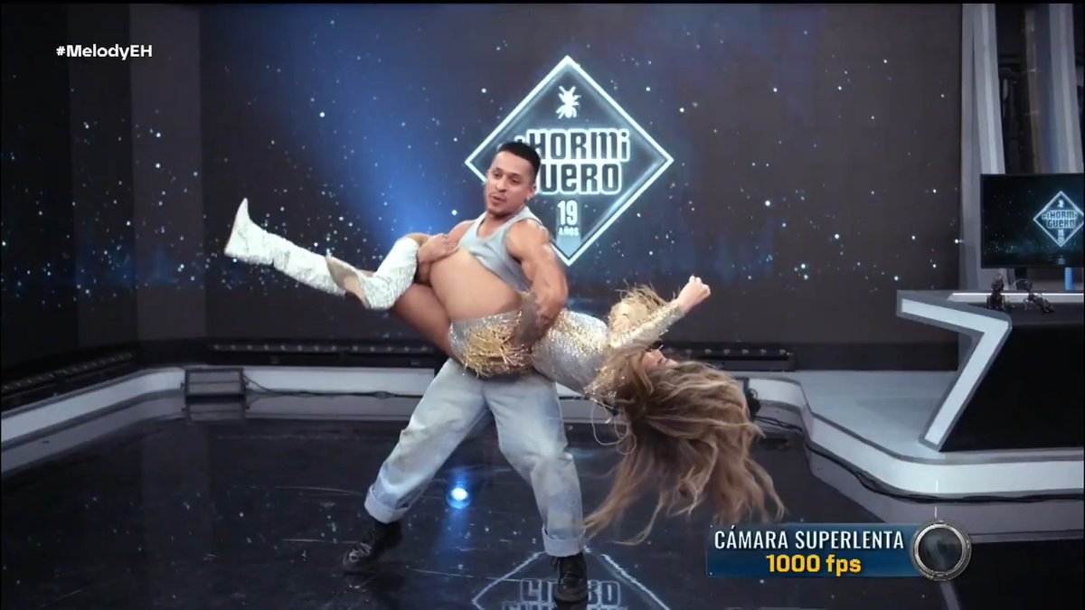 La voltereta final de Melody Oficial a cámara lenta #MelodyEH