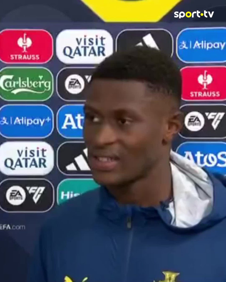 Nuno Mendes explica conexão com Ronaldo.