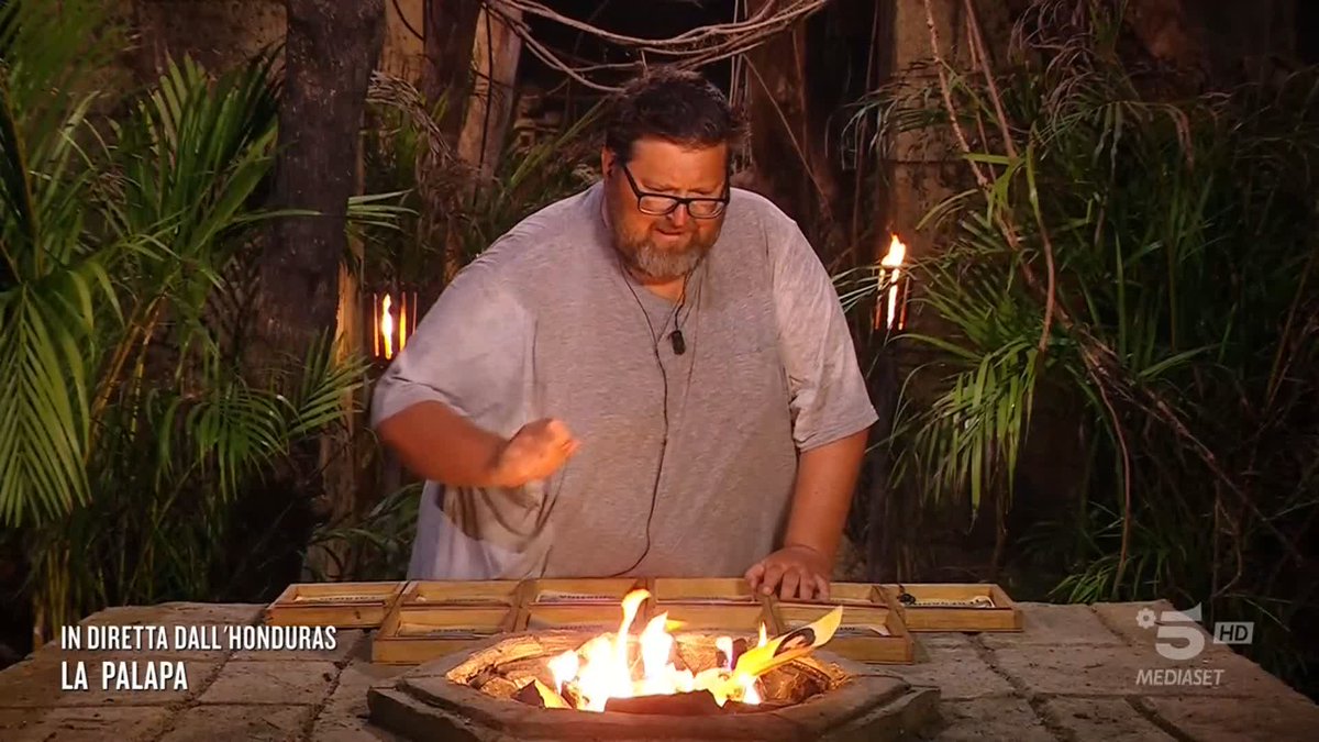 Mario PRENDE QUASI FUOCO nominando Chiara 🔥🔥🔥 #Isola