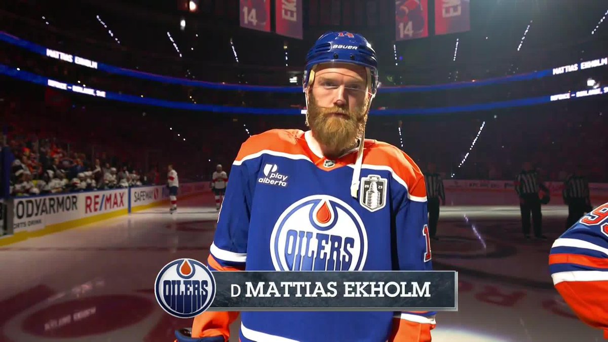 DEAFENING "WE WANT THE CUP" CHANTS IN EDMONTON 🔊
