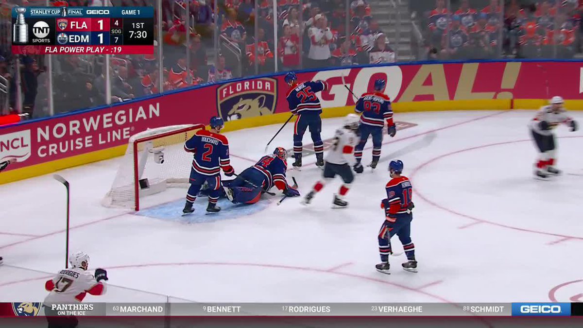 JUST. LIKE. THAT. BRAD MARCHAND MAKES IT 2-1 PANTHERS IN GAME 1 🐀