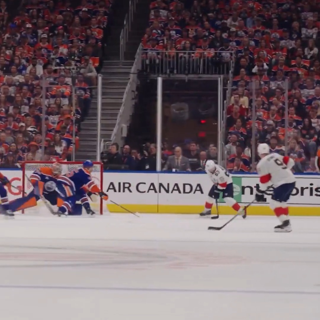 ELITE display of vision from Nate Schmidt 😮‍💨 #StanleyCup 🇺🇸: NHLonTNT &amp; HBO Max Sports ➡️ 🇨🇦: Sportsnet or stream on Sportsnet+ ➡️