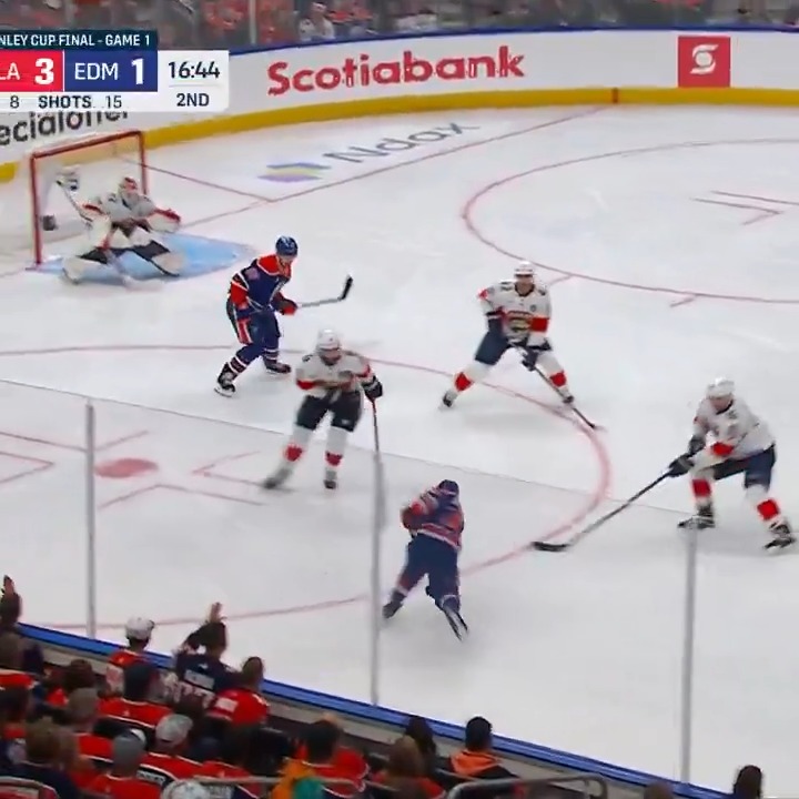 VIKTOR WITH A CLAPPER 🎯 #StanleyCup 🇺🇸: NHLonTNT & Sports on Max ➡️ 🇨🇦: Sportsnet or stream on Sportsnet+ ➡️