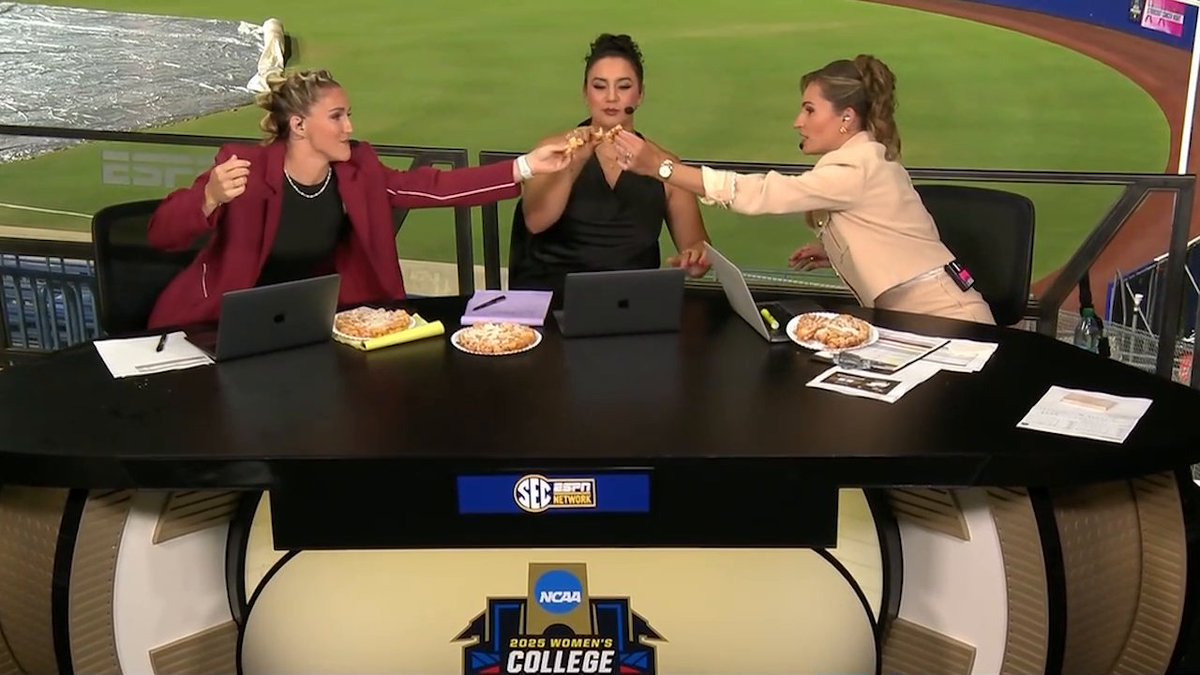 .Alyssa Lang, Haylie McCleney and Tori Vidales, OLY get in on the WCWS Finals funnel cakes 😋