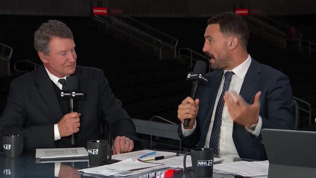 Biz is explaining Chappell Roan to Wayne Gretzky 😭