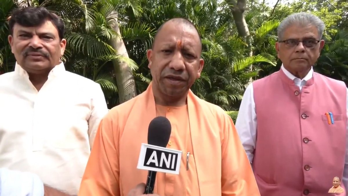 'एक पेड़ माँ के नाम' अभियान हमें पर्यावरण एवं अपनी अरण्य संस्कृति के प्रति जागरूक करता है...