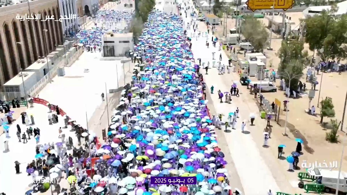 خطيب #يوم_عرفة الشيخ "د. صالح بن حميد": إن ما توليه قيادة المملكة من عناية واهتمام بعمارة الحرمين والمشاعر، وما تقدمه للحجاج ممثلة في أجهزتها الخدمية والأمنية من رعاية وعناية فائقين مكن لهم أداء مناسكهم وشعائرهم بأمن وطمأنينة ويسر.