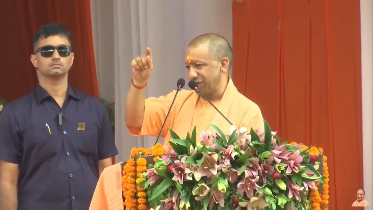 जो काम कभी महाराज भगीरथ ने किया था, माँ गंगा की अविरलता और निर्मलता को बनाए रखने के लिए 'नमामि गंगे परियोजना' के माध्यम से इस काल में वही काम आदरणीय प्रधानमंत्री श्री Narendra Modi जी ने किया है...