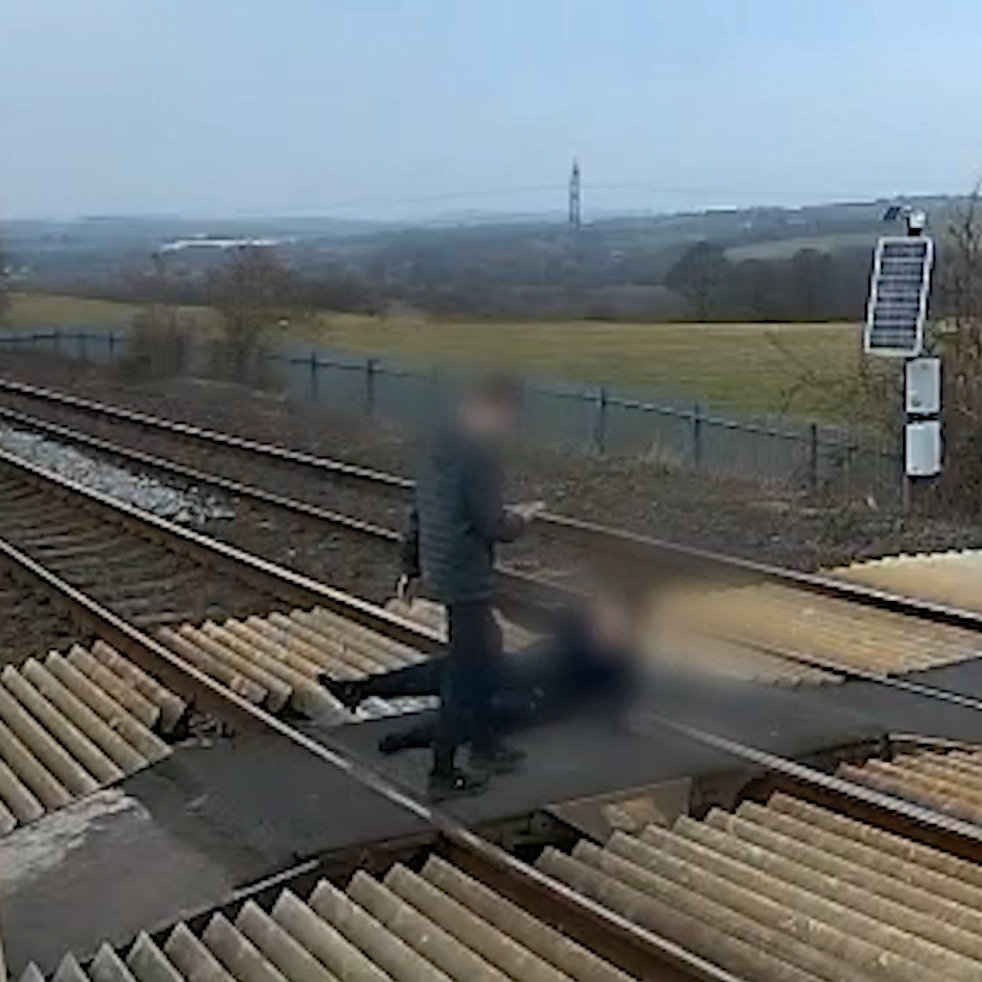 😡 This month shocking behaviour led to the emergency closure of a level crossing in BarnsleY: ➡️ This International Level Crossing Awareness Day, tell your friends to stay off the tracks. ⚠️ #ILCAD #LevelCrossing #RailSafety